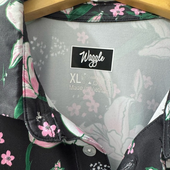 Waggle Men's Floral Black and Pink Polo Shirt - Picture 2 of 3